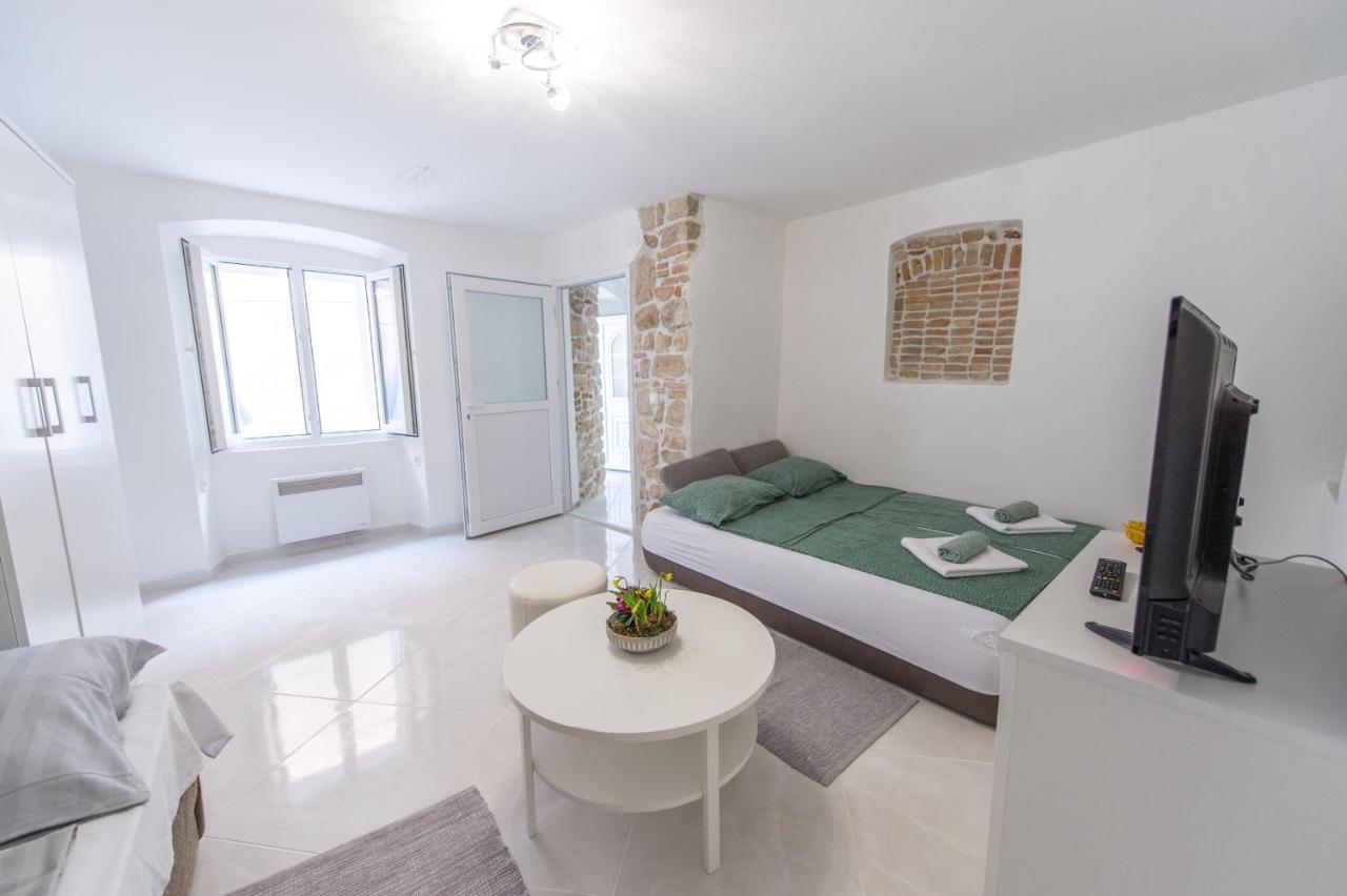 La Casa Di Pietra Apartment Krk Exterior photo
